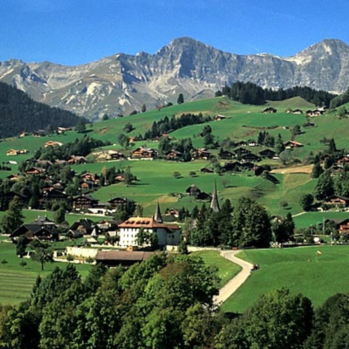 Hike with Christian from Saanen along the Saane River to Rougemont