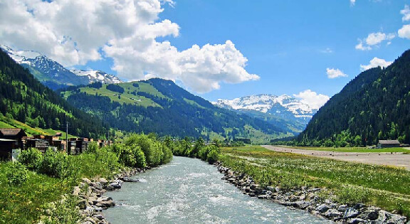 Walk with Ruth from Oeschseite along the Kleine Simme
